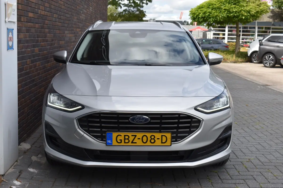 1.0 EcoBoost Hybrid Titanium