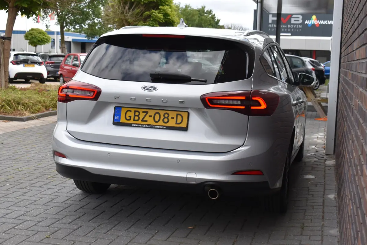 1.0 EcoBoost Hybrid Titanium