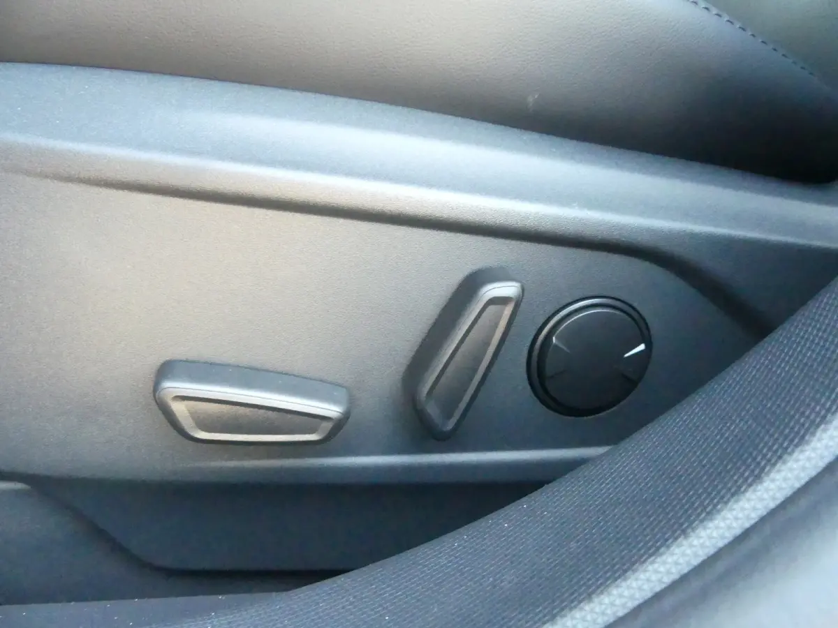 Extended Premium AWD 98 kWh | SOH 93% | PANORAMADAK | ADAPTIVE CRUISE | DODEHOEKDETECTIE | CAMERA | 360 CAMERA | STUUR+STOEL+VOORRUITVERWARMING | PARKEERSENSOREN V+A | B&O AUDIO | ELEKTRISCH