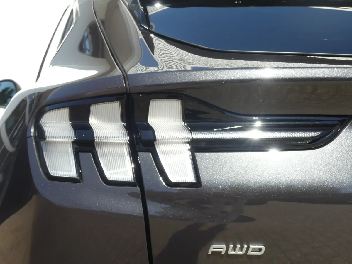 Extended Premium AWD 98 kWh | SOH 93% | PANORAMADAK | ADAPTIVE CRUISE | DODEHOEKDETECTIE | CAMERA | 360 CAMERA | STUUR+STOEL+VOORRUITVERWARMING | PARKEERSENSOREN V+A | B&O AUDIO | ELEKTRISCH