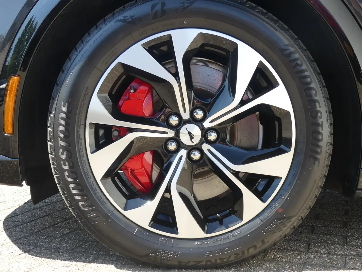 Extended Premium AWD 98 kWh | SOH 93% | PANORAMADAK | ADAPTIVE CRUISE | DODEHOEKDETECTIE | CAMERA | 360 CAMERA | STUUR+STOEL+VOORRUITVERWARMING | PARKEERSENSOREN V+A | B&O AUDIO | ELEKTRISCH