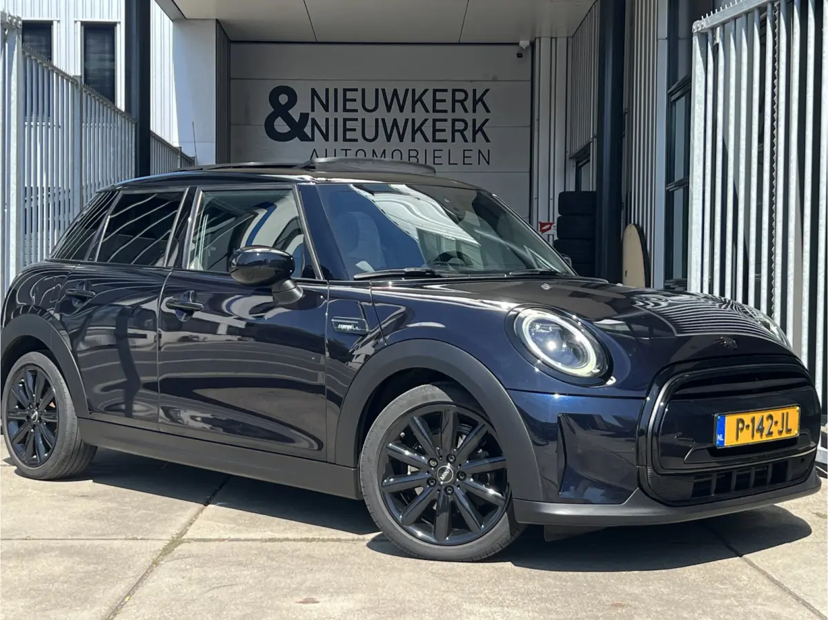 1.5 Cooper Camden Plus Edition | AUTOMAAT | SCHUIF/KANTELDAK | CAMERA | CARPLAY | NAVI | CRUISE CONTROL | PDC | CLIMATE CONTROL | LMV 17'' | LED | DAB | BLUETOOTH
