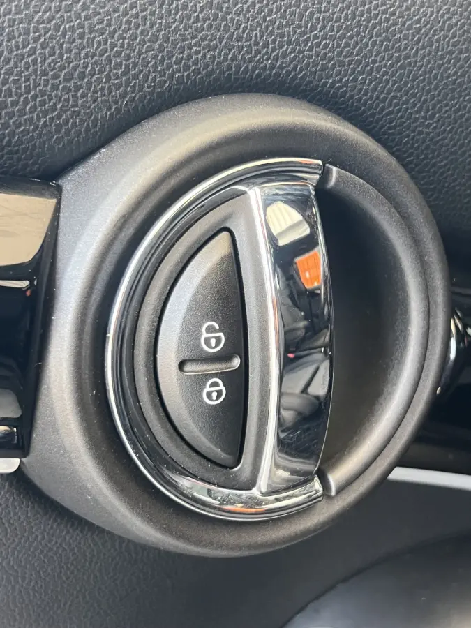 1.5 Cooper Camden Plus Edition | AUTOMAAT | SCHUIF/KANTELDAK | CAMERA | CARPLAY | NAVI | CRUISE CONTROL | PDC | CLIMATE CONTROL | LMV 17'' | LED | DAB | BLUETOOTH