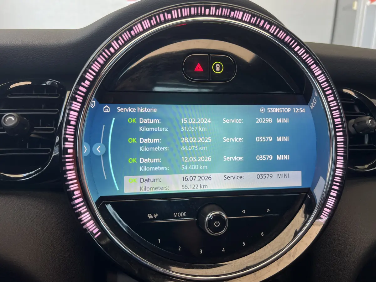 1.5 Cooper Camden Plus Edition | AUTOMAAT | SCHUIF/KANTELDAK | CAMERA | CARPLAY | NAVI | CRUISE CONTROL | PDC | CLIMATE CONTROL | LMV 17'' | LED | DAB | BLUETOOTH