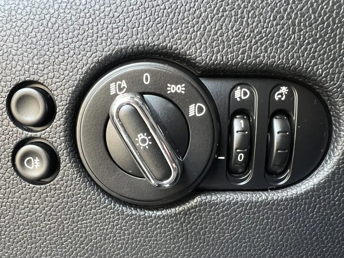 1.5 Cooper Camden Plus Edition | AUTOMAAT | SCHUIF/KANTELDAK | CAMERA | CARPLAY | NAVI | CRUISE CONTROL | PDC | CLIMATE CONTROL | LMV 17'' | LED | DAB | BLUETOOTH