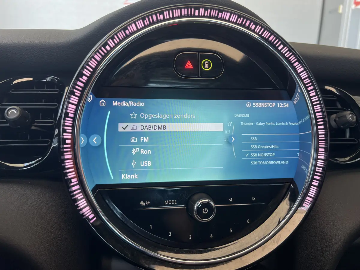 1.5 Cooper Camden Plus Edition | AUTOMAAT | SCHUIF/KANTELDAK | CAMERA | CARPLAY | NAVI | CRUISE CONTROL | PDC | CLIMATE CONTROL | LMV 17'' | LED | DAB | BLUETOOTH