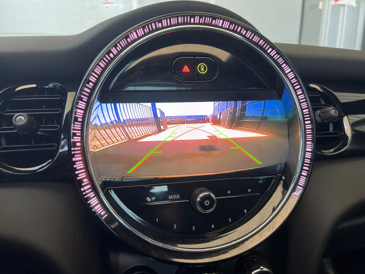 1.5 Cooper Camden Plus Edition | AUTOMAAT | SCHUIF/KANTELDAK | CAMERA | CARPLAY | NAVI | CRUISE CONTROL | PDC | CLIMATE CONTROL | LMV 17'' | LED | DAB | BLUETOOTH
