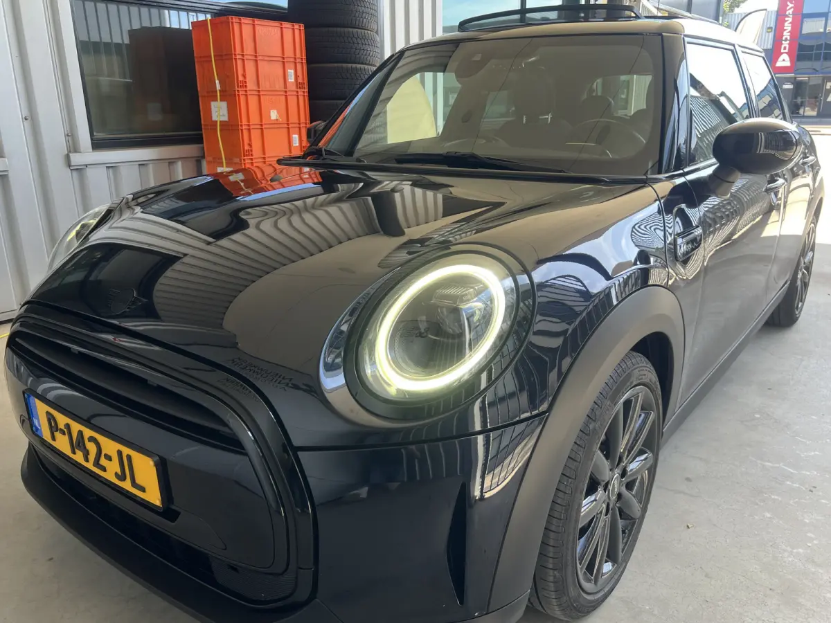 1.5 Cooper Camden Plus Edition | AUTOMAAT | SCHUIF/KANTELDAK | CAMERA | CARPLAY | NAVI | CRUISE CONTROL | PDC | CLIMATE CONTROL | LMV 17'' | LED | DAB | BLUETOOTH