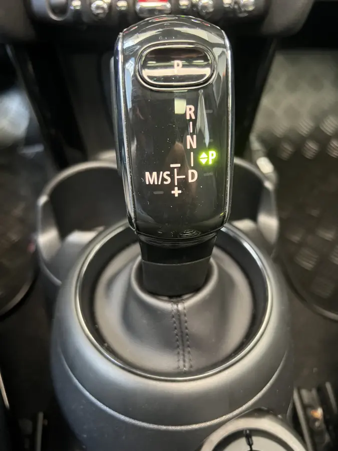 1.5 Cooper Camden Plus Edition | AUTOMAAT | SCHUIF/KANTELDAK | CAMERA | CARPLAY | NAVI | CRUISE CONTROL | PDC | CLIMATE CONTROL | LMV 17'' | LED | DAB | BLUETOOTH