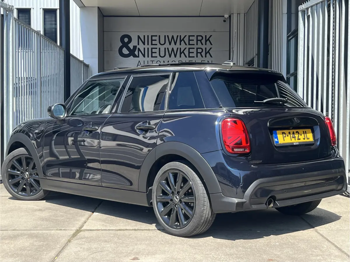 1.5 Cooper Camden Plus Edition | AUTOMAAT | SCHUIF/KANTELDAK | CAMERA | CARPLAY | NAVI | CRUISE CONTROL | PDC | CLIMATE CONTROL | LMV 17'' | LED | DAB | BLUETOOTH