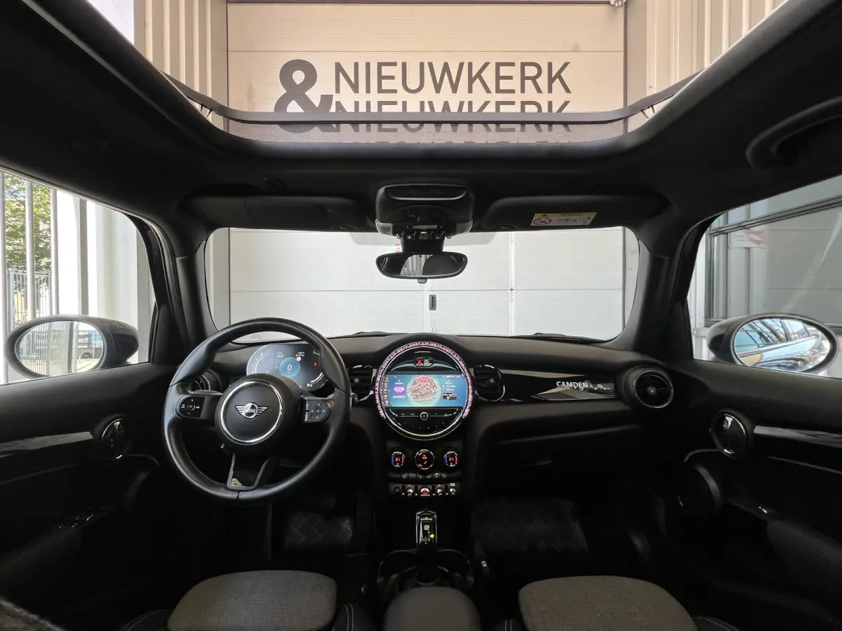 1.5 Cooper Camden Plus Edition | AUTOMAAT | SCHUIF/KANTELDAK | CAMERA | CARPLAY | NAVI | CRUISE CONTROL | PDC | CLIMATE CONTROL | LMV 17'' | LED | DAB | BLUETOOTH
