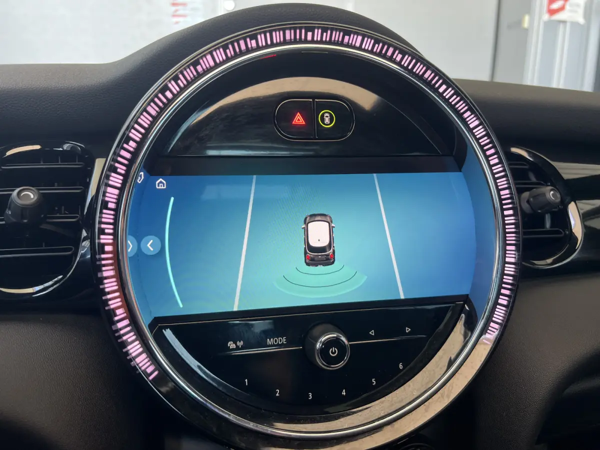 1.5 Cooper Camden Plus Edition | AUTOMAAT | SCHUIF/KANTELDAK | CAMERA | CARPLAY | NAVI | CRUISE CONTROL | PDC | CLIMATE CONTROL | LMV 17'' | LED | DAB | BLUETOOTH
