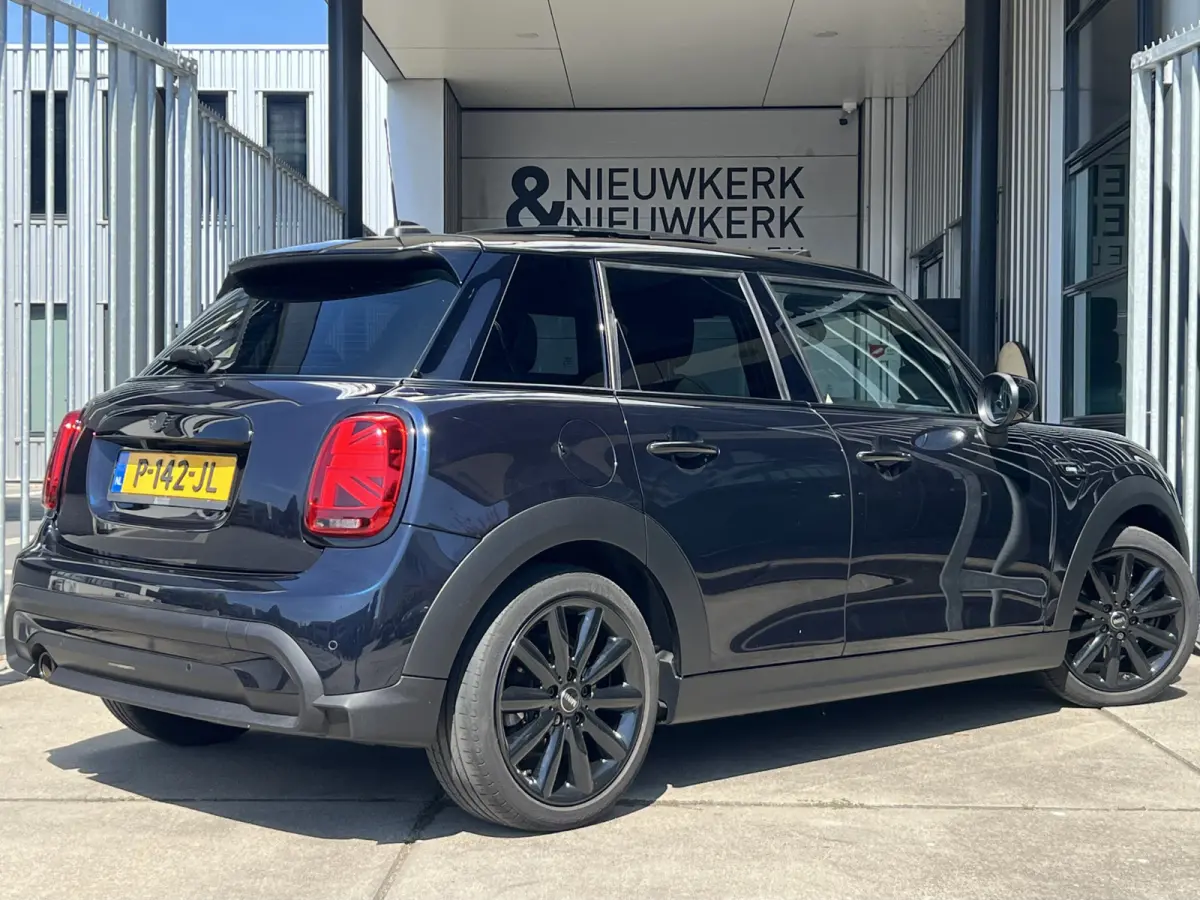 1.5 Cooper Camden Plus Edition | AUTOMAAT | SCHUIF/KANTELDAK | CAMERA | CARPLAY | NAVI | CRUISE CONTROL | PDC | CLIMATE CONTROL | LMV 17'' | LED | DAB | BLUETOOTH