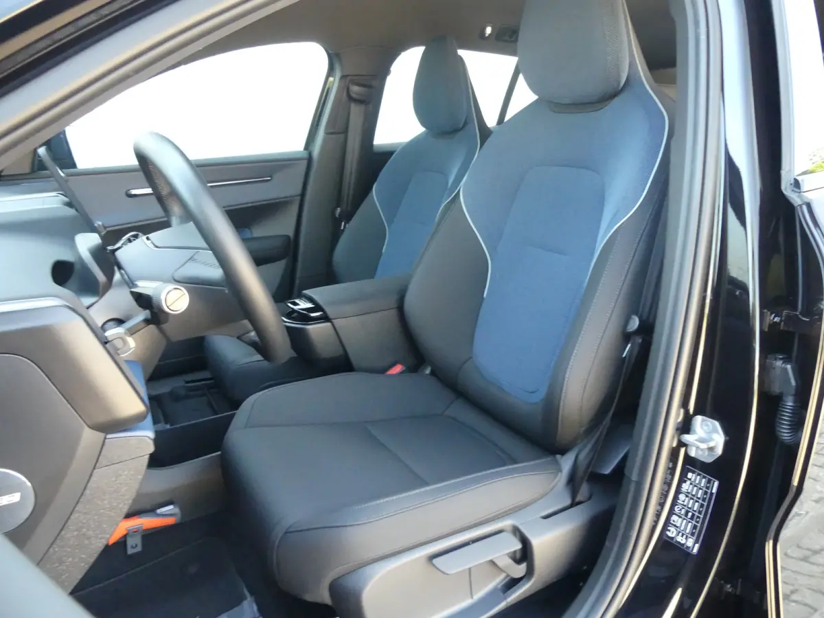 Single Motor Core 51 kWh | SOH 99% | CAMERA | ADAPTIVE CRUISE | DODEHOEKDETECTIE | PARKEERSENSOREN | APPLE CARPLAY / ANDROID AUTO | NAVI | LMV 18" |