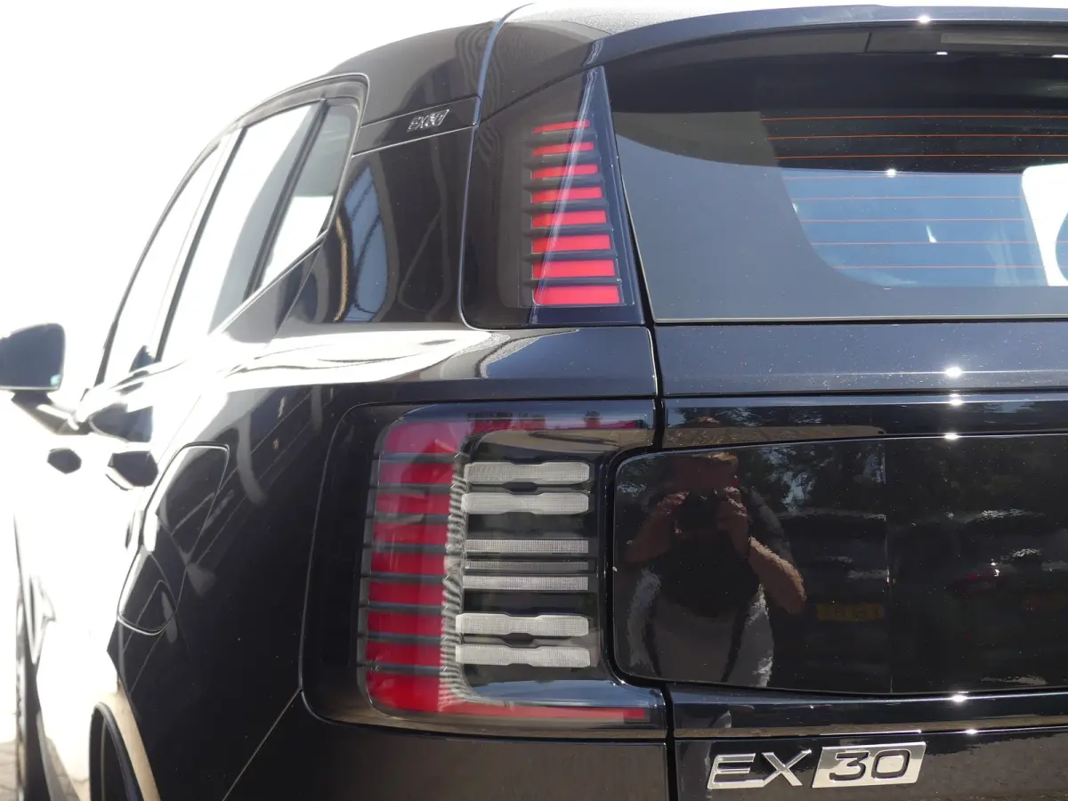 Single Motor Core 51 kWh | SOH 99% | CAMERA | ADAPTIVE CRUISE | DODEHOEKDETECTIE | PARKEERSENSOREN | APPLE CARPLAY / ANDROID AUTO | NAVI | LMV 18" |