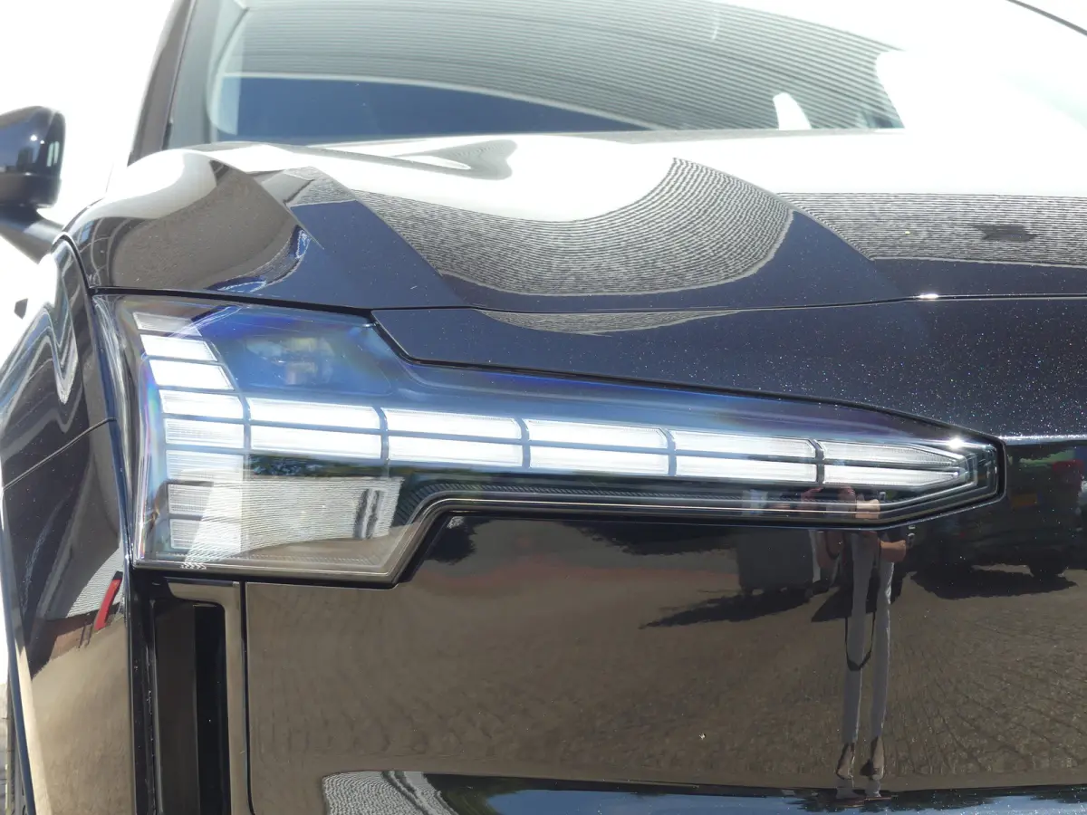 Single Motor Core 51 kWh | SOH 99% | CAMERA | ADAPTIVE CRUISE | DODEHOEKDETECTIE | PARKEERSENSOREN | APPLE CARPLAY / ANDROID AUTO | NAVI | LMV 18" |