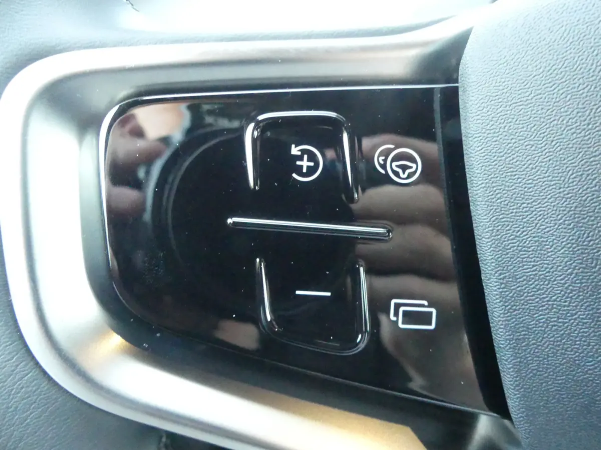 Single Motor Core 51 kWh | SOH 99% | CAMERA | ADAPTIVE CRUISE | DODEHOEKDETECTIE | PARKEERSENSOREN | APPLE CARPLAY / ANDROID AUTO | NAVI | LMV 18" |