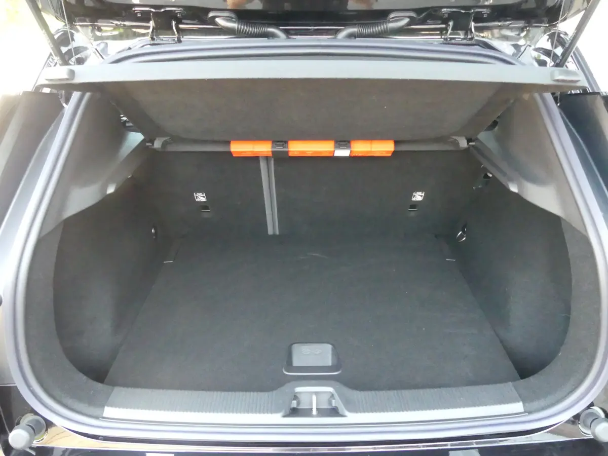 Single Motor Core 51 kWh | SOH 99% | CAMERA | ADAPTIVE CRUISE | DODEHOEKDETECTIE | PARKEERSENSOREN | APPLE CARPLAY / ANDROID AUTO | NAVI | LMV 18" |