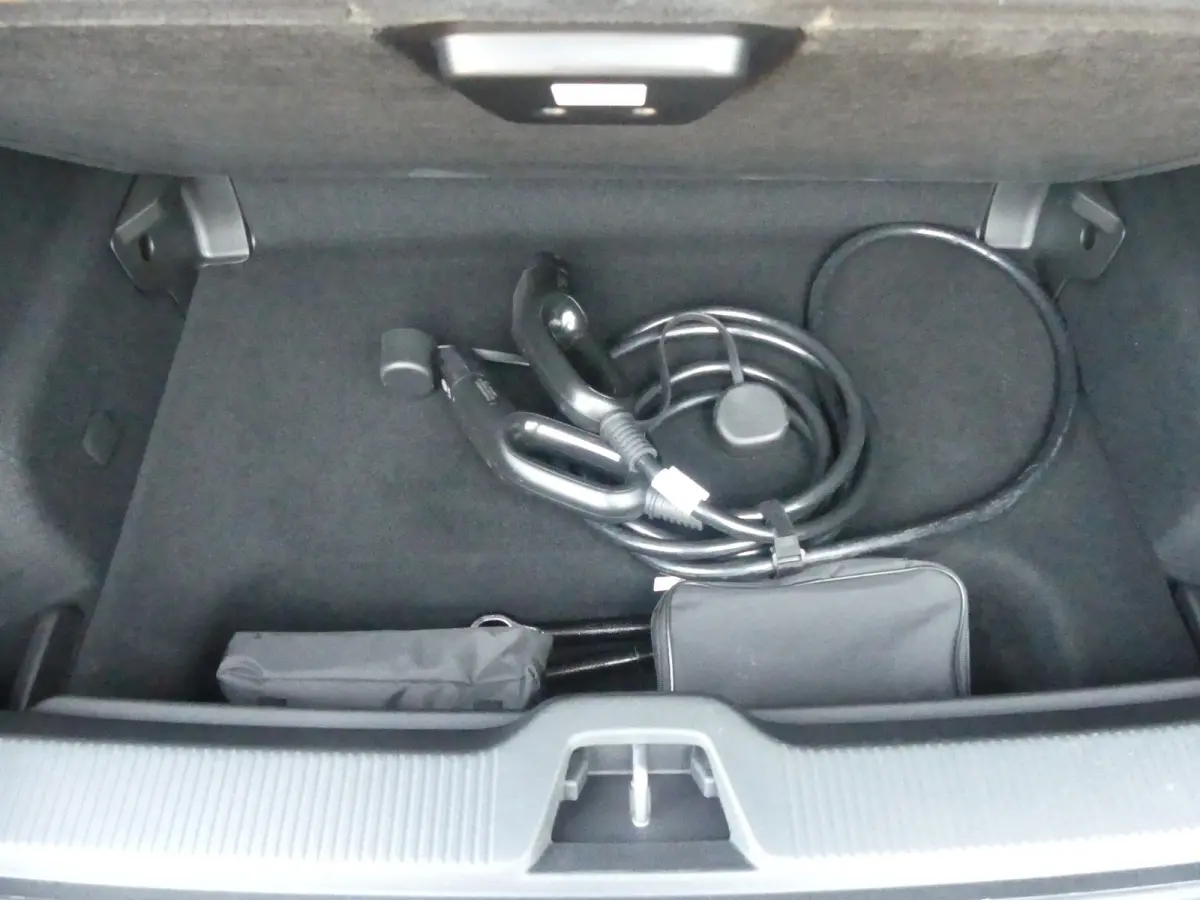 Single Motor Core 51 kWh | SOH 99% | CAMERA | ADAPTIVE CRUISE | DODEHOEKDETECTIE | PARKEERSENSOREN | APPLE CARPLAY / ANDROID AUTO | NAVI | LMV 18" |