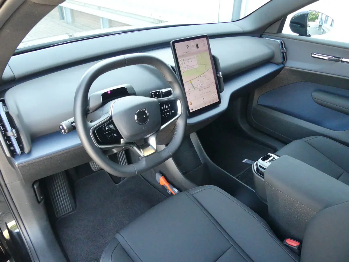 Single Motor Core 51 kWh | SOH 99% | CAMERA | ADAPTIVE CRUISE | DODEHOEKDETECTIE | PARKEERSENSOREN | APPLE CARPLAY / ANDROID AUTO | NAVI | LMV 18" |