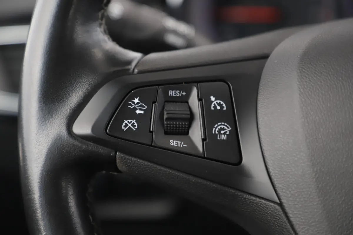 1.2 Design & Tech 110PK Navigatie Achteruitrijcamera Carplay Android LMV Climate & Cruise Control
