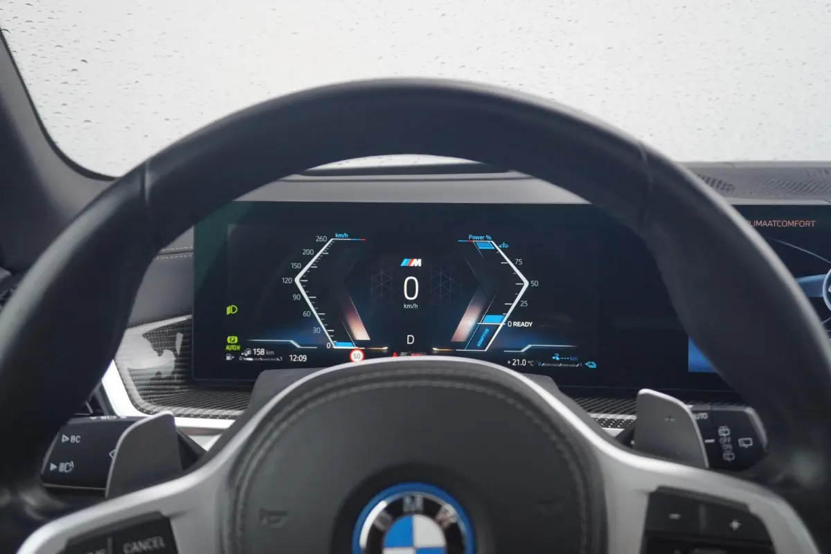 xDrive50e | M Sportpakket Pro | Panoramadak | Harman Kardon | Driving Assistant Professional | Stoelventilatie | Trekhaak