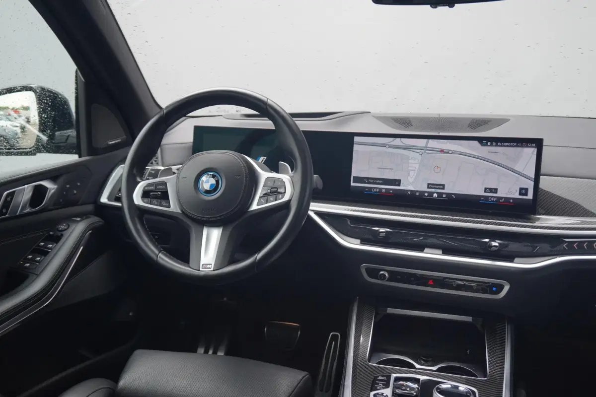 xDrive50e | M Sportpakket Pro | Panoramadak | Harman Kardon | Driving Assistant Professional | Stoelventilatie | Trekhaak