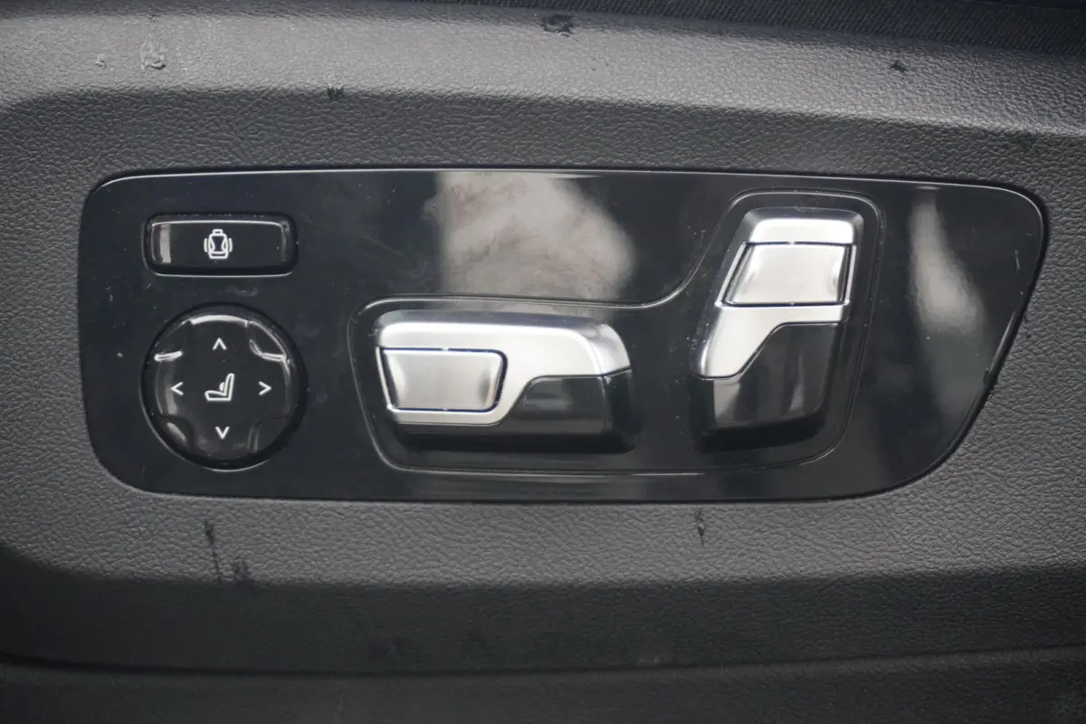 xDrive50e | M Sportpakket Pro | Panoramadak | Harman Kardon | Driving Assistant Professional | Stoelventilatie | Trekhaak