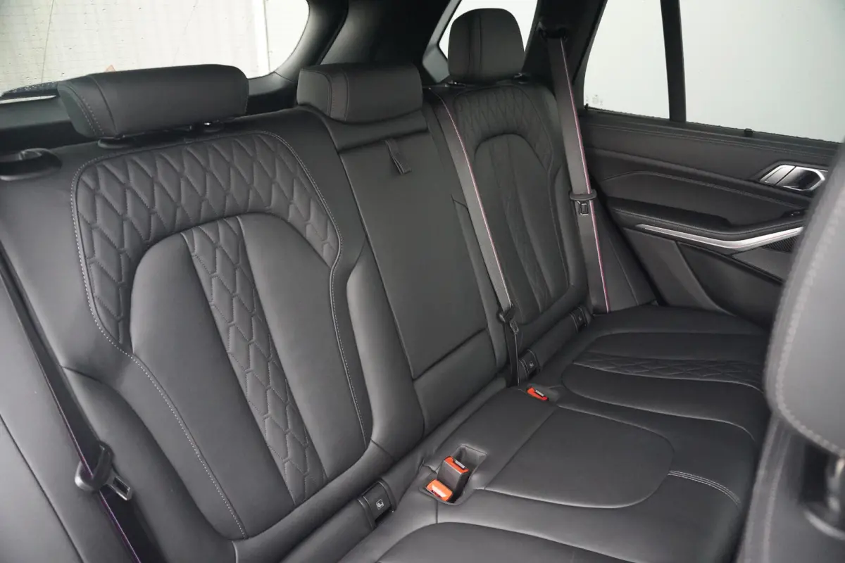 xDrive50e | M Sportpakket Pro | Panoramadak | Harman Kardon | Driving Assistant Professional | Stoelventilatie | Trekhaak