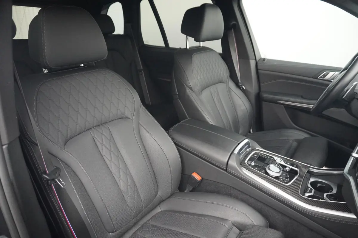 xDrive50e | M Sportpakket Pro | Panoramadak | Harman Kardon | Driving Assistant Professional | Stoelventilatie | Trekhaak