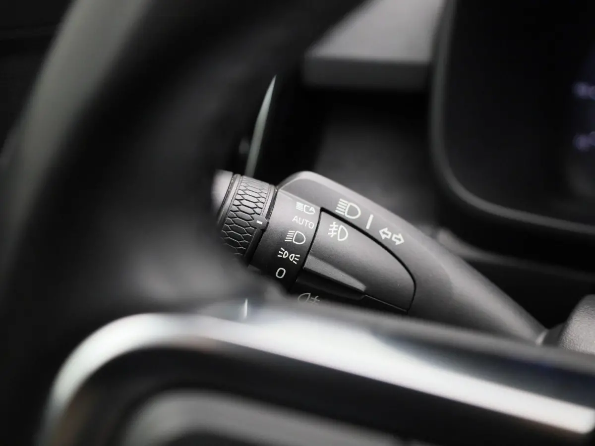 Core | Apple Carplay/Android | Navigatie | Achteruitrijcamera |