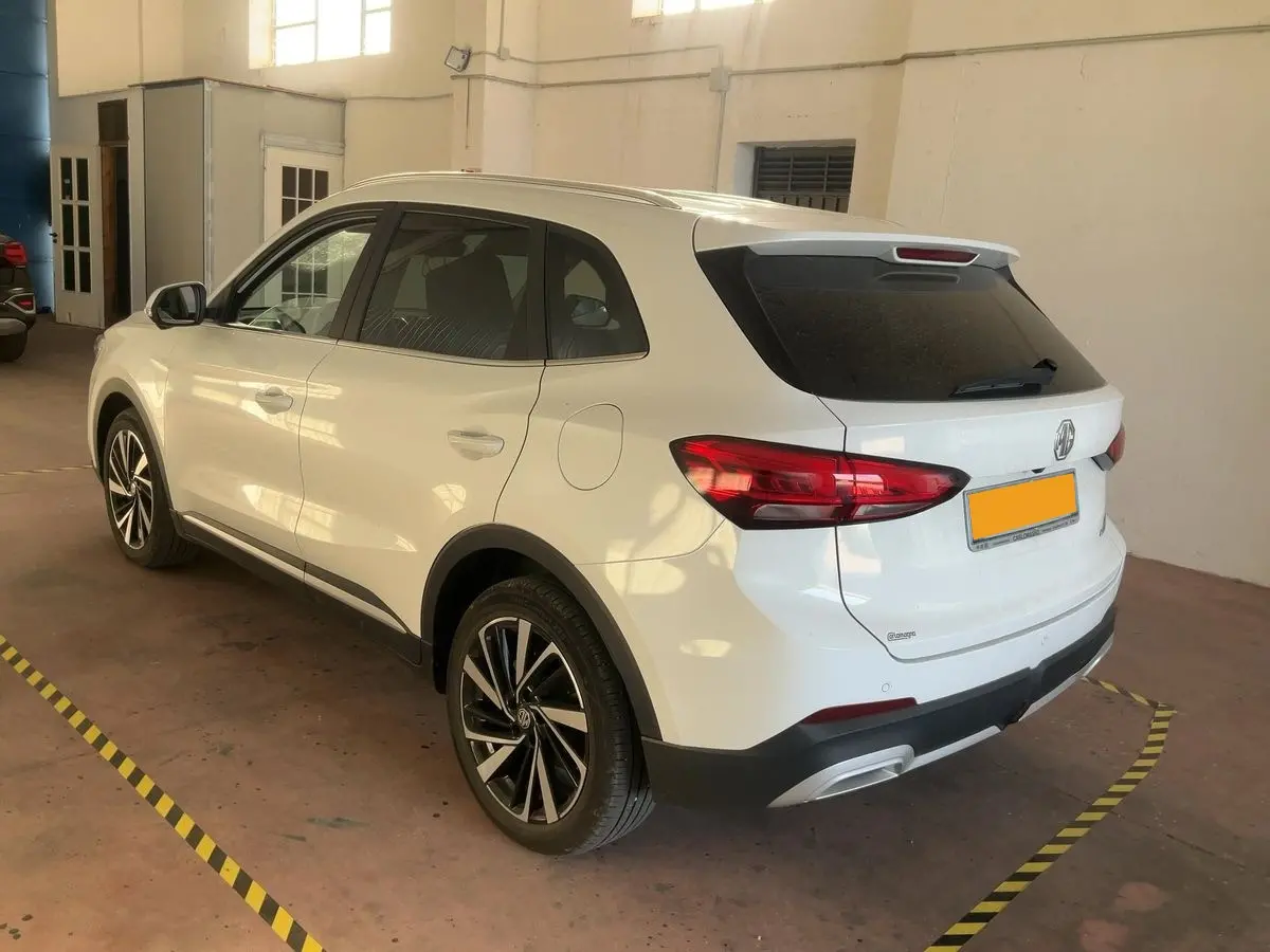 1.5 HYBRID+ LUXURY 360 Camera | Keyless | Stoelverwarming