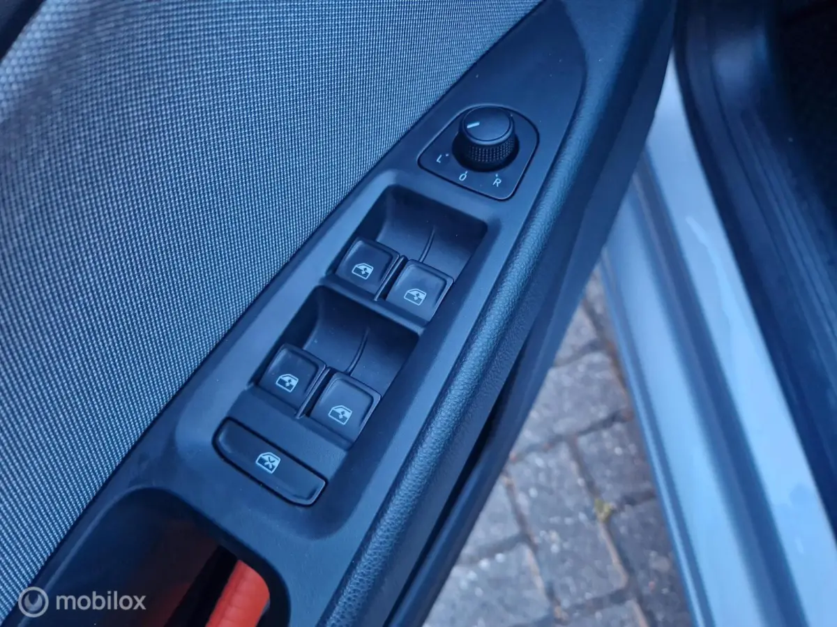 1.0 EcoTSI Style Business Intense