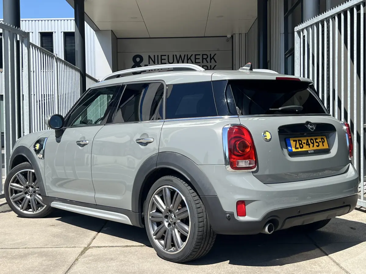 1.5 Cooper ALL4 Chili | AUTOMAAT | HEAD-UP DISPLAY | LEDER | SCHUIF/KANTELDAK | CARPLAY | HARMAN/KARDON | CAMERA | NAVI | CRUISE CONTROL ADAPTIEF | PDC V+A | CLIMATE CONTROL | LMV 19'' | STO