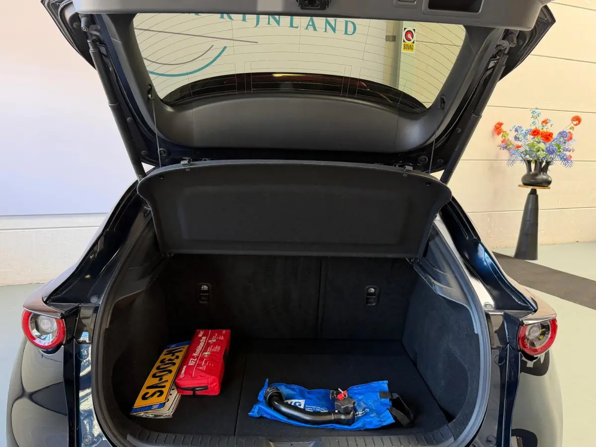 2.0 e-SkyActiv-X M Hybrid Sportive, head-upp display, stoelverwaming, Navi, Carplay