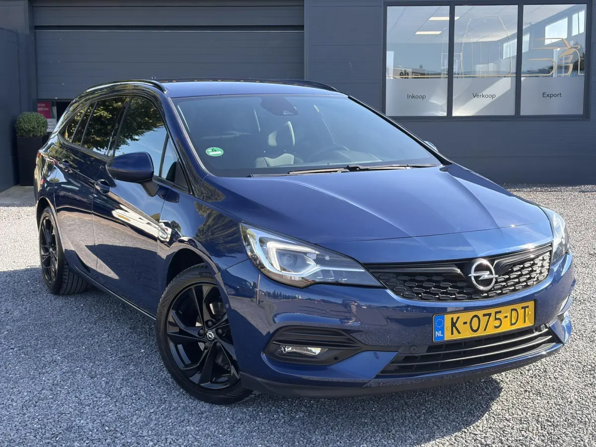 1.2 Ultimate ✓146pk✓2e Eigenaar✓Trekhaak✓Camera✓Carplay✓Navi✓Alcantara-Leder✓17''Lmv✓Stoelverw-Stuurverw✓Net beurt gehad✓Dodehoek✓Rijstrooksensor✓Pdc V+A✓6 Bak✓