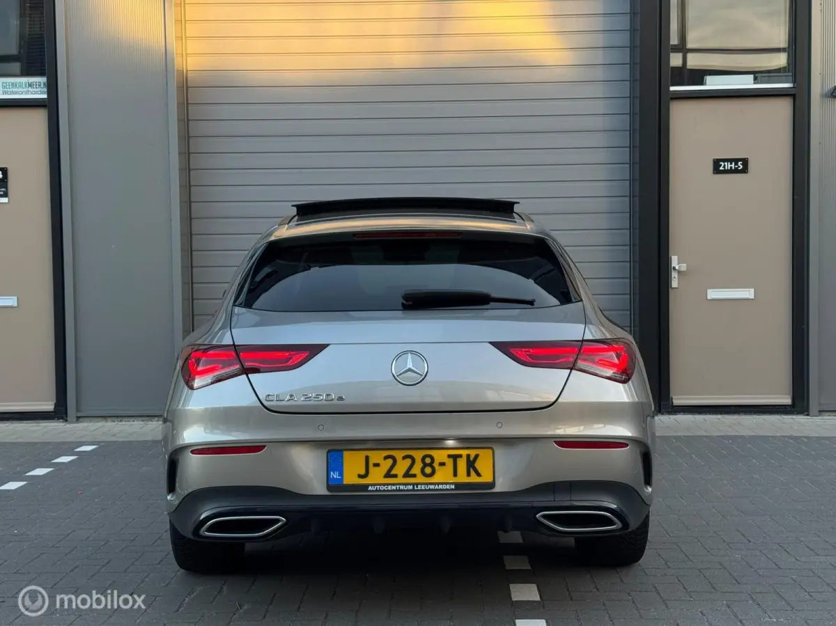 250e / Sfeer / Pano / 96% SOH / Keyless / Dealeronderhouden