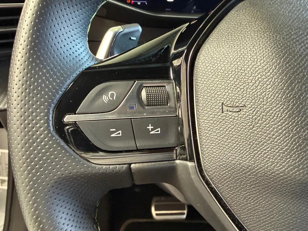 1.2 Hybrid 145 GT Automaat, Elektrische Stoelen, Stoelverwarming, Navi, Camera, Alcantara