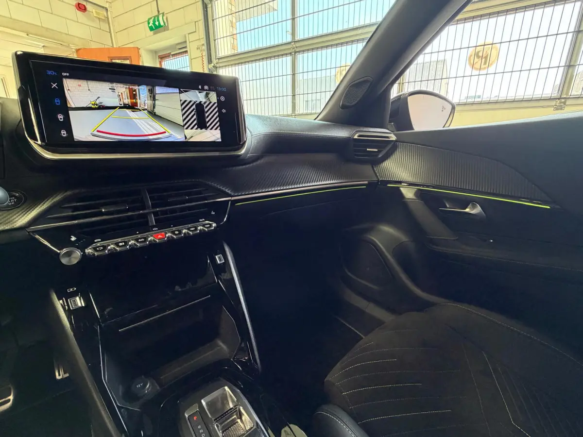 1.2 Hybrid 145 GT Automaat, Elektrische Stoelen, Stoelverwarming, Navi, Camera, Alcantara
