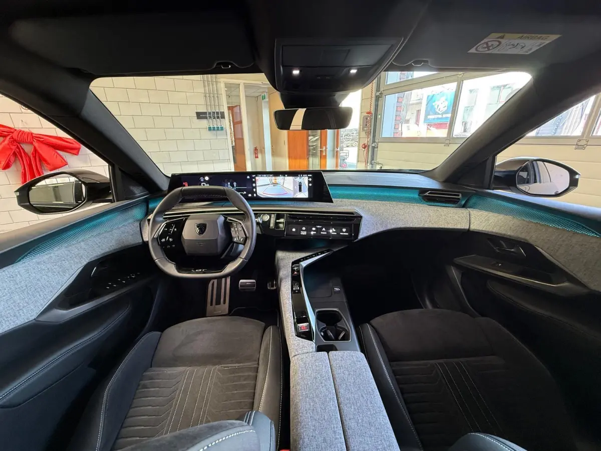 1.2 Hybrid 145 GT Automaat, Navi, Camera, Massage stoelen, Stoel/Stuurverwarming