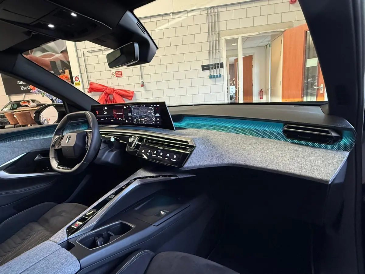 1.2 Hybrid 145 GT Automaat, Navi, Camera, Massage stoelen, Stoel/Stuurverwarming