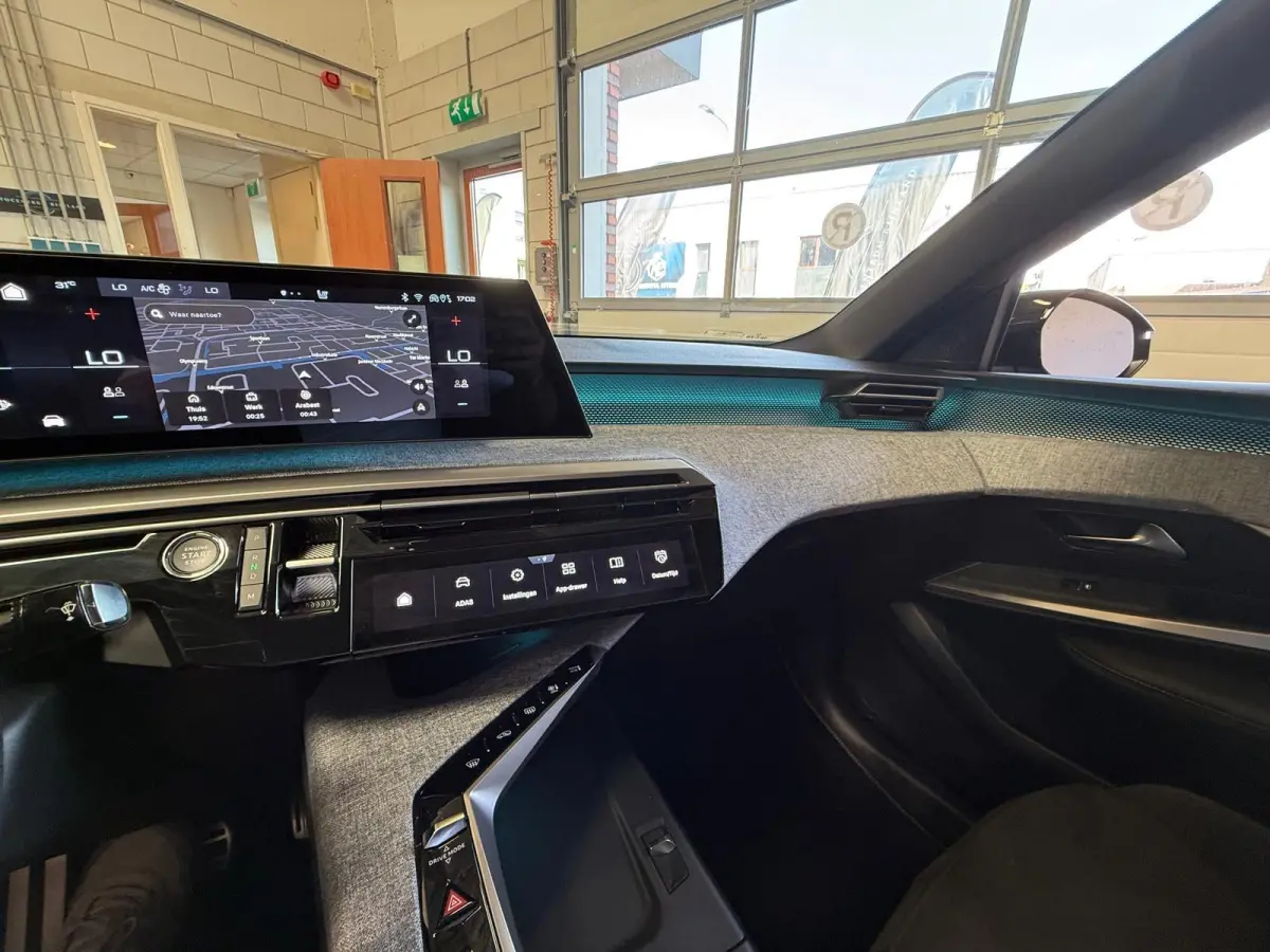 1.2 Hybrid 145 GT Automaat, Navi, Camera, Massage stoelen, Stoel/Stuurverwarming