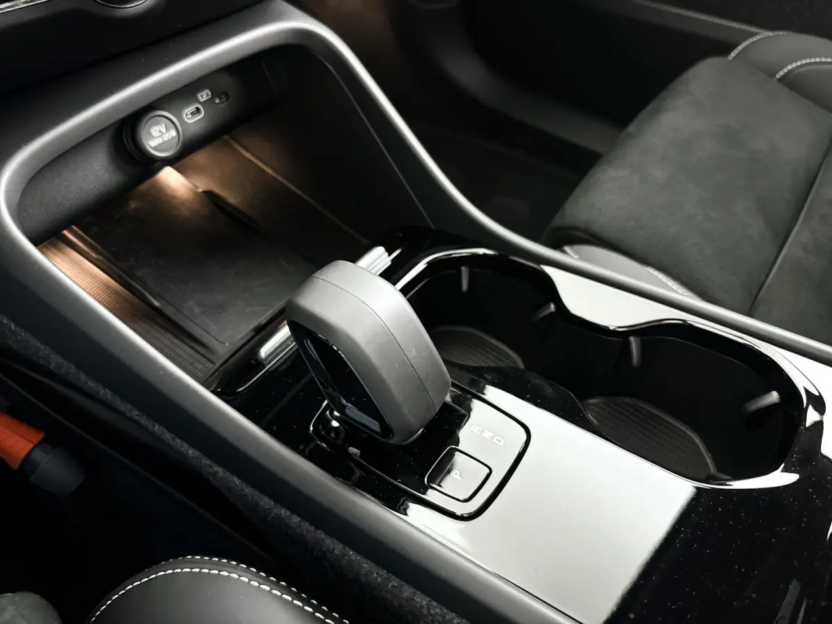 Single Motor Extended Range Plus 82 kWh | Panoramadak | Parkeercamera | Stoel- en Stuurverwarming | Trekhaak