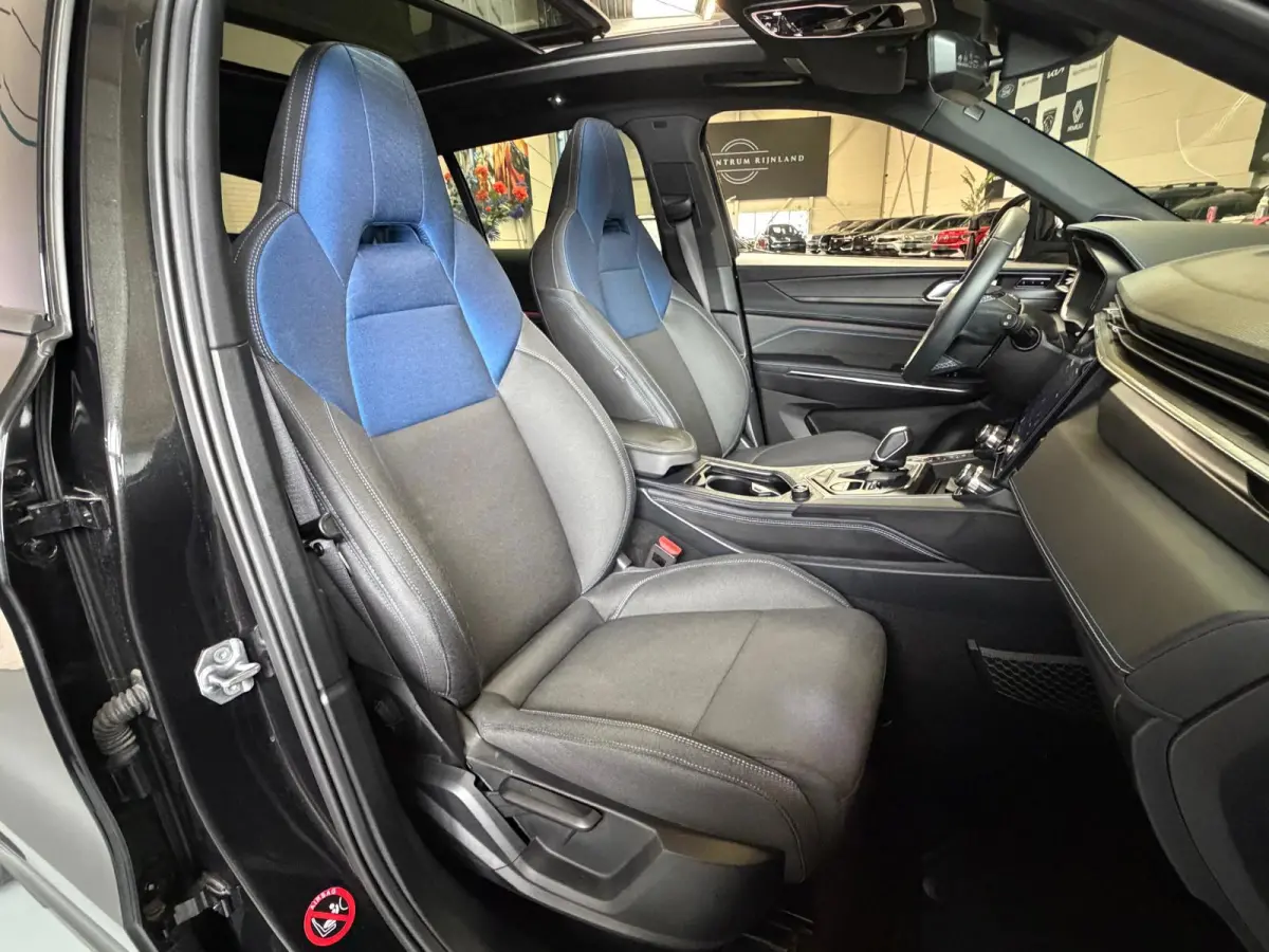 1.5 PHEV 261 PK Zwarte Hemel, Pano, Navi, Camera