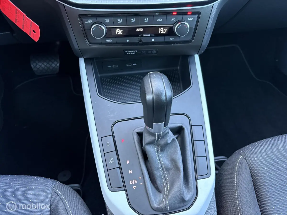 1.0 TSI Style Business Connect