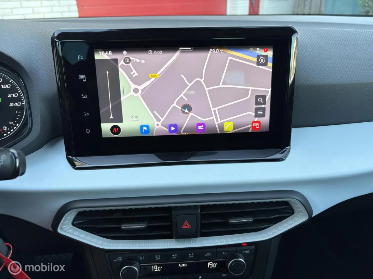 1.0 TSI Style Business Connect