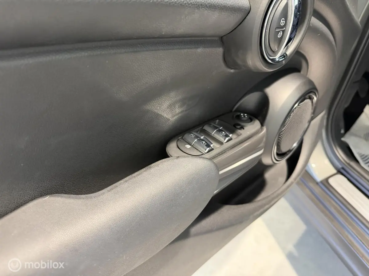 1.5 One Classic , Navi|Led|Piano black ext.|Keyless|Carplay|Jcw Lmv|1e Eig.