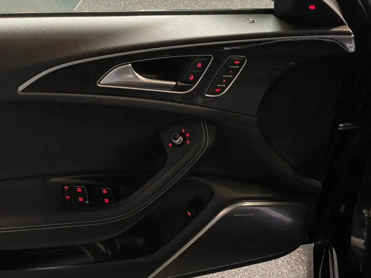 Limousine 4.0 TFSI quattro 570 PK KERAMIC GLASDAK HUD RS BEKLEDING