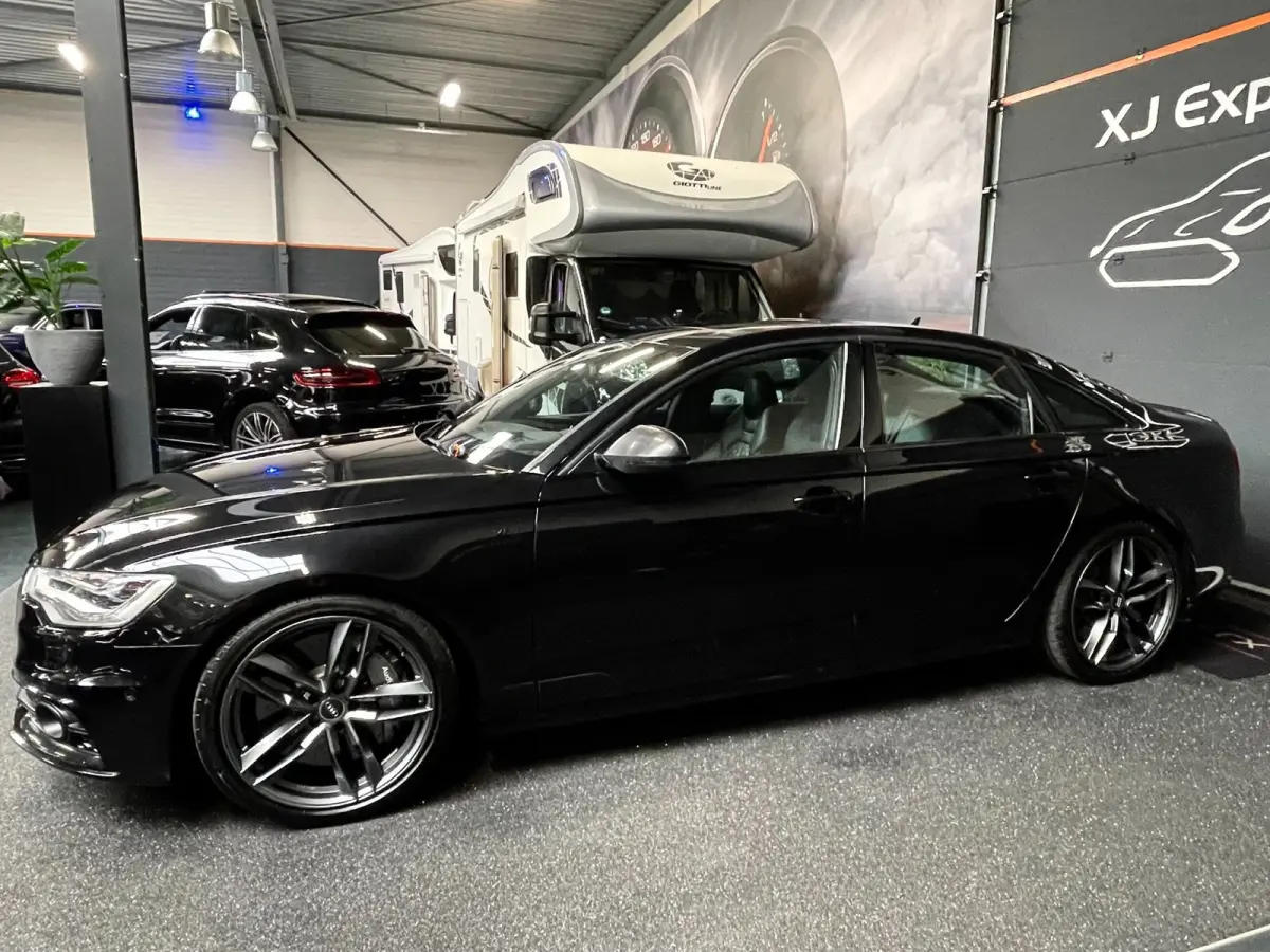 Limousine 4.0 TFSI quattro 570 PK KERAMIC GLASDAK HUD RS BEKLEDING
