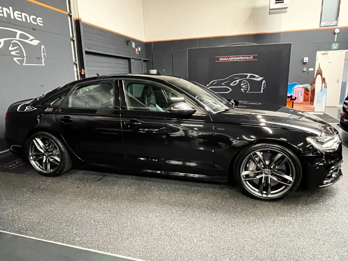 Limousine 4.0 TFSI quattro 570 PK KERAMIC GLASDAK HUD RS BEKLEDING